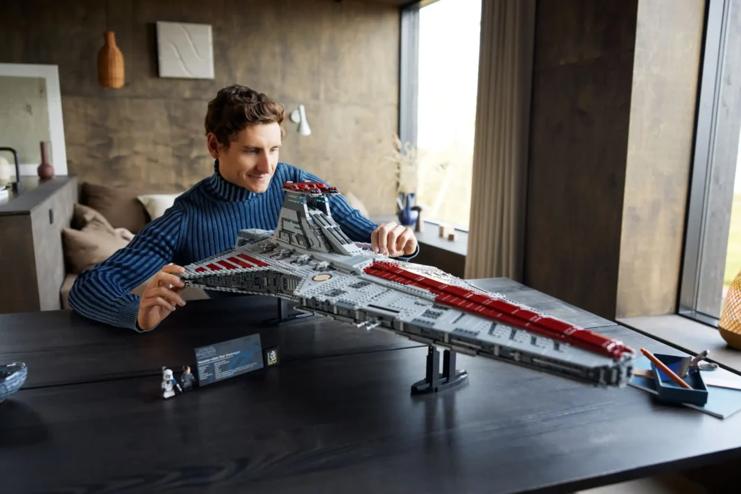 UCS Venator-Class Republic Attack Cruiser (#75367) Revealed At