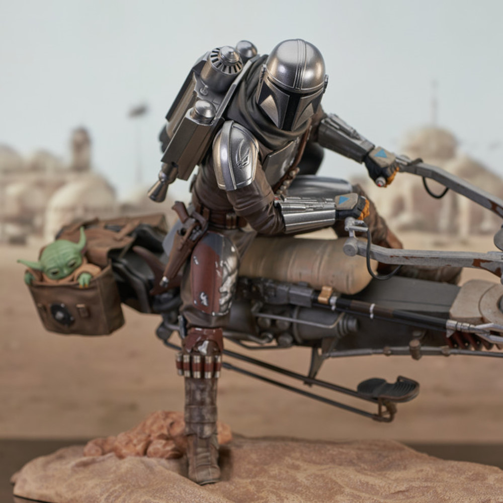 Gentle Giant: The Mandalorian – Din Djarin and Grogu (on Speeder Bike) Premier Collection Statue