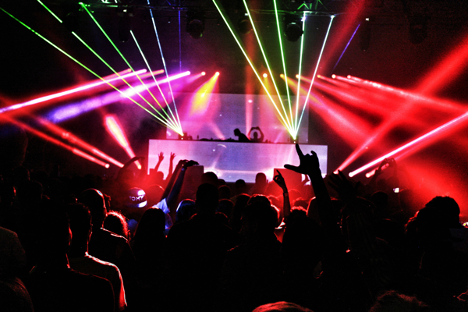 Des Raves 5 Ways Rave Lights Enhance the Dance Floor Experience at Music ...